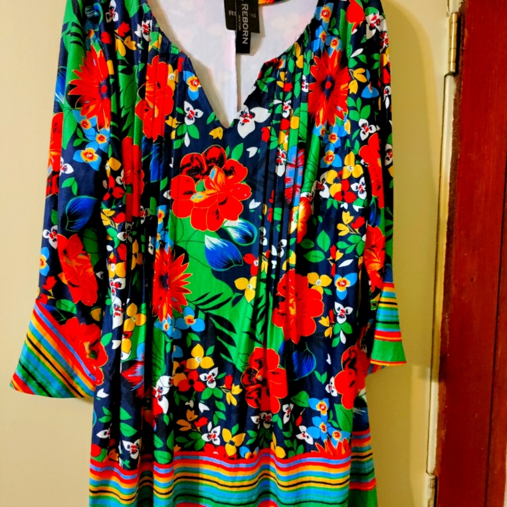 Reborn New York Floral Top Navy 3X